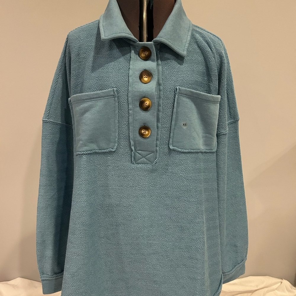 American Eagle Blue Button-Up Pullover